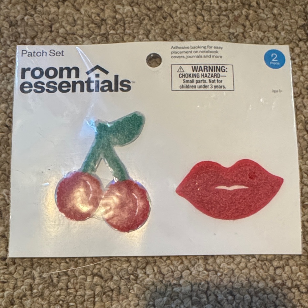 Room Essentials Cherry and Lips Patch Set - Red and Green